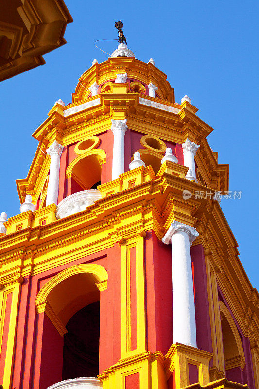 Iglesia de San Ildefonso 教堂钟楼
